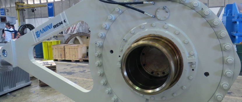 What is a planetary gearbox and how does it work?